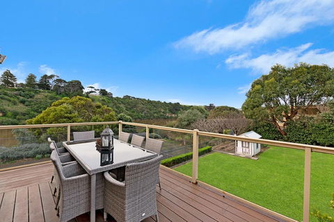 Nevertire - South Australia Travel 0