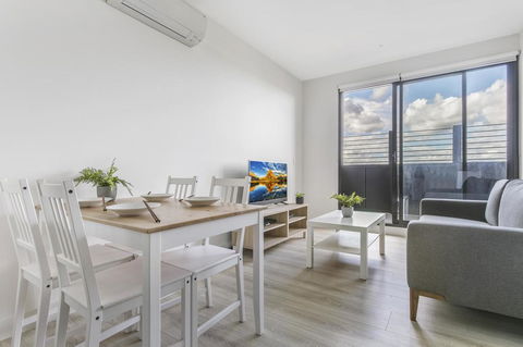 New One-Bedroom With Sweeping Views - South Australia Travel 0