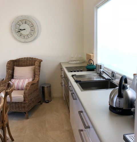 NEW: Tranquil Retreat -The Barn House Ingleside, Northern Beaches - South Australia Travel 3