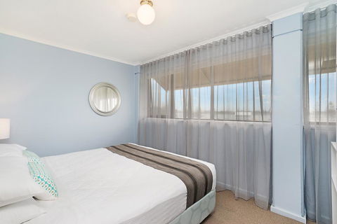 Newcastle Short Stay Apartments - Flagstaff Apartment - South Australia Travel 2