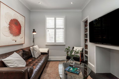 Newly Renovated Dream Mansion - In The Heart Of The City - South Australia Travel 3