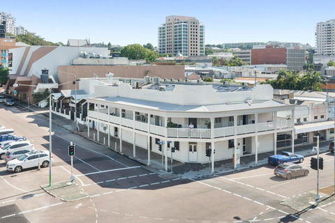 Newmarket Hotel - South Australia Travel 0