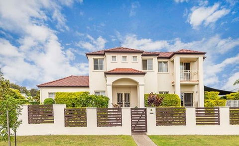 Nice Home In The Regatta Waters Estate Close To Theme Parks - South Australia Travel 0