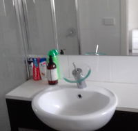 Nice single room in modern townhouse - South Australia Travel