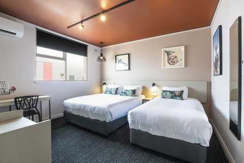 Nightcap At Fairfield - South Australia Travel 3