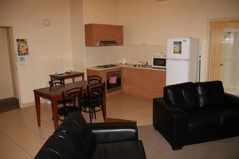 Nireeda Apartments On Clare - South Australia Travel 2