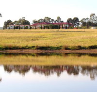 Noble Willow Studio Lovedale. Spacious with views and pool - South Australia Travel
