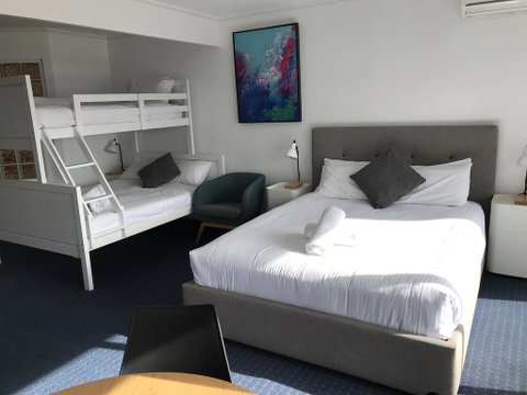 North Pier Hotel - South Australia Travel 3