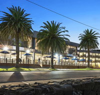 North Pier Hotel - South Australia Travel
