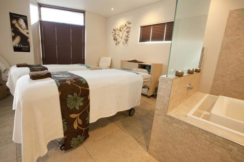 Novotel Lake Crackenback Resort - South Australia Travel 3