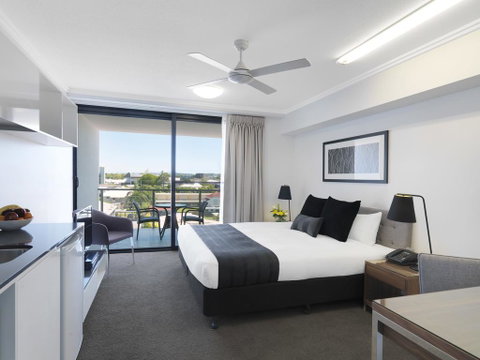 Oaks Mackay Carlyle Suites - South Australia Travel 0