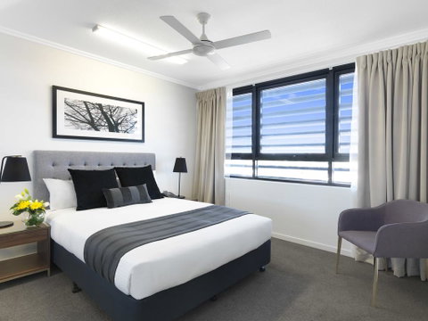 Oaks Mackay Carlyle Suites - South Australia Travel 1