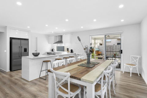 OCEAN BREEZE Family Home - South Australia Travel 1