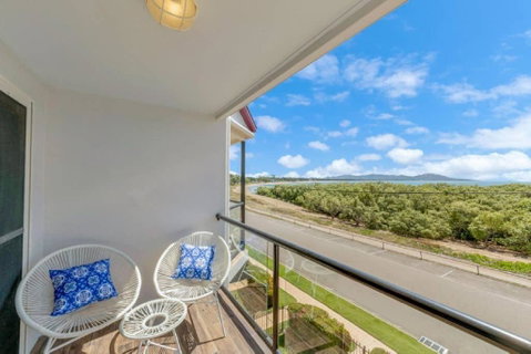 Ocean Breeze, Near Parks And Rowes Bay - South Australia Travel 1