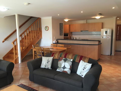 Ocean View Port Geographe - South Australia Travel 1