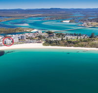 Oceanic 10 -On Forster Main Beach - South Australia Travel