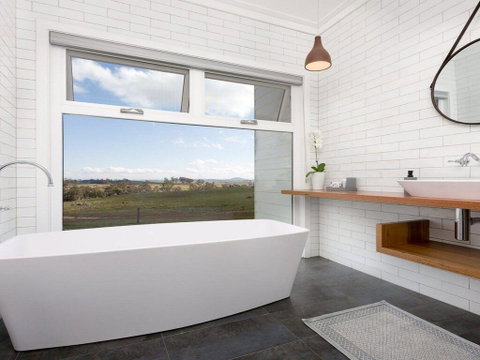 On A Hill - Modern Country Home Near Braidwood - South Australia Travel 2