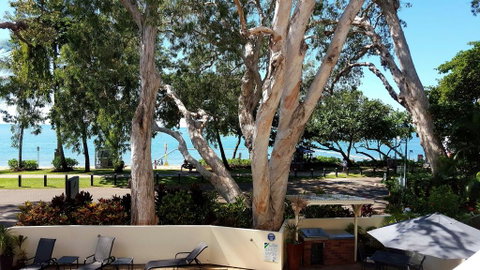 On Palm Cove Beachfront Apartments - South Australia Travel 3