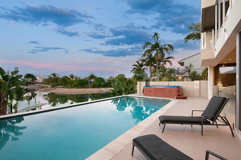 Opulence On Broadbeach - South Australia Travel 0