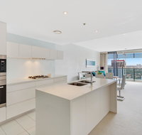 Oracle - 5 Star Luxury - Level 25 - South Australia Travel
