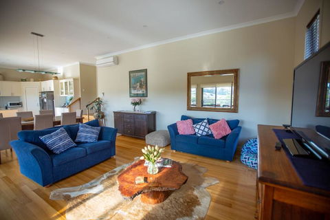 Paula's Place 8 Ti Tree Close Robe - South Australia Travel 0
