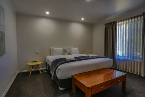 Phillip Island Off-Track Accommodation - South Australia Travel 2