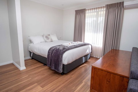 Phillip Island Off-Track Accommodation - South Australia Travel 3