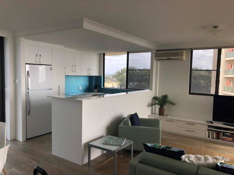 Pinnacle, Unit 701, 45-49 Head Street - South Australia Travel 2