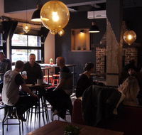 Pint On Punt Backpackers - South Australia Travel