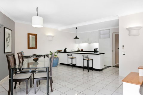 Poolside Apt In Alamanda Beachfront Resort 74 - South Australia Travel 3