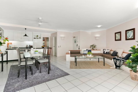 Poolside Apt. In Alamanda Beachfront Resort (54) - South Australia Travel 3