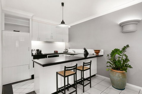 Poolside Apt. In Alamanda Beachfront Resort (55) - South Australia Travel 3