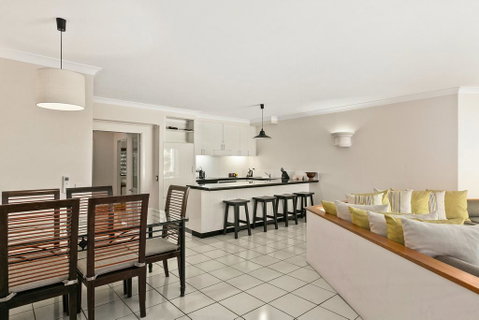 Poolside Apt. In Alamanda Beachfront Resort (62) - South Australia Travel 3