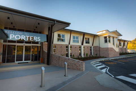 Porter's Plainland Hotel - South Australia Travel 0