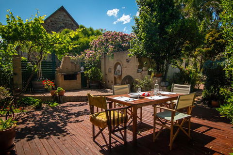 Queen Bee Cottage, Milton - South Australia Travel 1