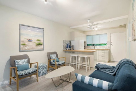 Rare! Modern Unit With Private Fenced Garden Close To The Beach PC3 - South Australia Travel 0