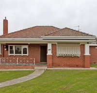 Red Brick Beauty - Central Cottage - South Australia Travel