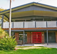 Red Door Beach House - Marcoola Beach - PET FRIENDLY FOXTEL WIFI 500 BOND Linen Supplied - South Australia Travel