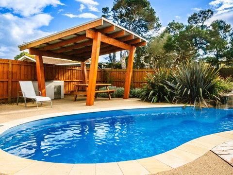Redwood Oasis - South Australia Travel 0