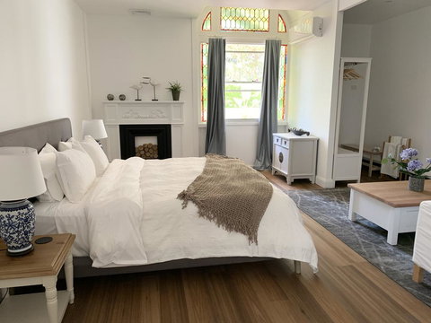 REED HOUSE At Maleny-The White Pavilion - South Australia Travel 2