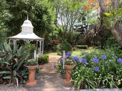 REED HOUSE At Maleny-The White Pavilion - South Australia Travel 1