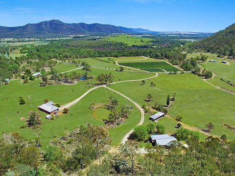 Rosa House In Broke, 4br House In Walking Distance To Cellar Doors - South Australia Travel 1