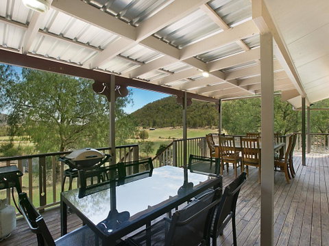 Rosa House In Broke, 4br House In Walking Distance To Cellar Doors - South Australia Travel 0