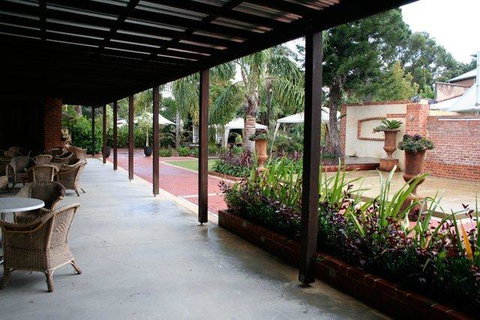Rose & Crown Hotel - South Australia Travel 3