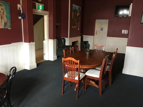 Royal Exchange Hotel - South Australia Travel 3