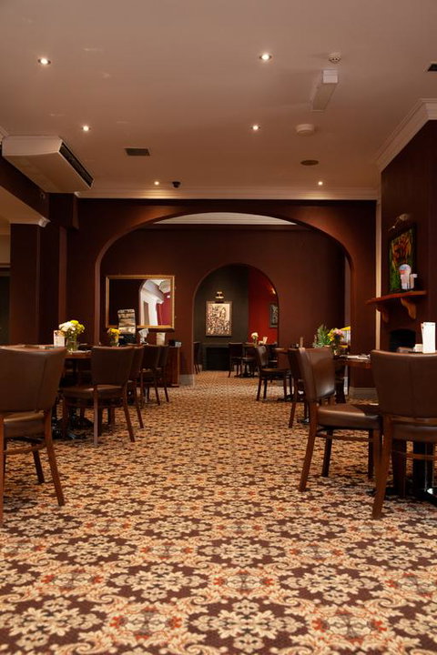 Royal Hotel Singleton - South Australia Travel 3