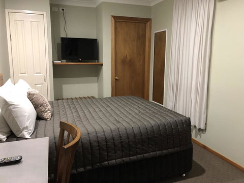 Roydons Motor Inn - South Australia Travel 3