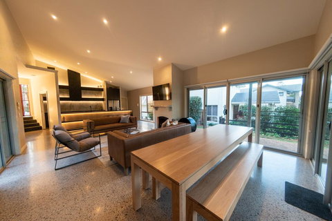 RUST - South Australia Travel 0