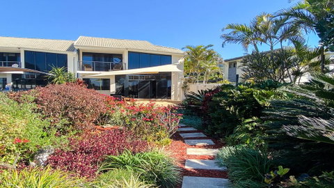 Sapphire - South Australia Travel 1