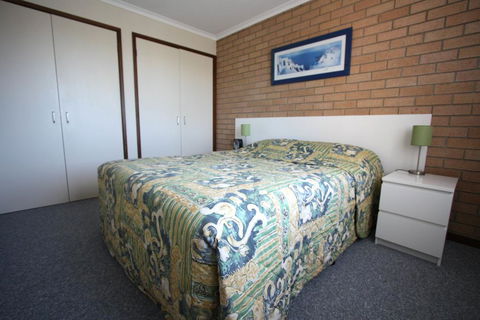 Sapphire Court - South Australia Travel 3